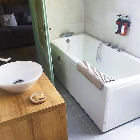 Bed and Breakfast Alma, Bed&breathe San Fedele Intelvi